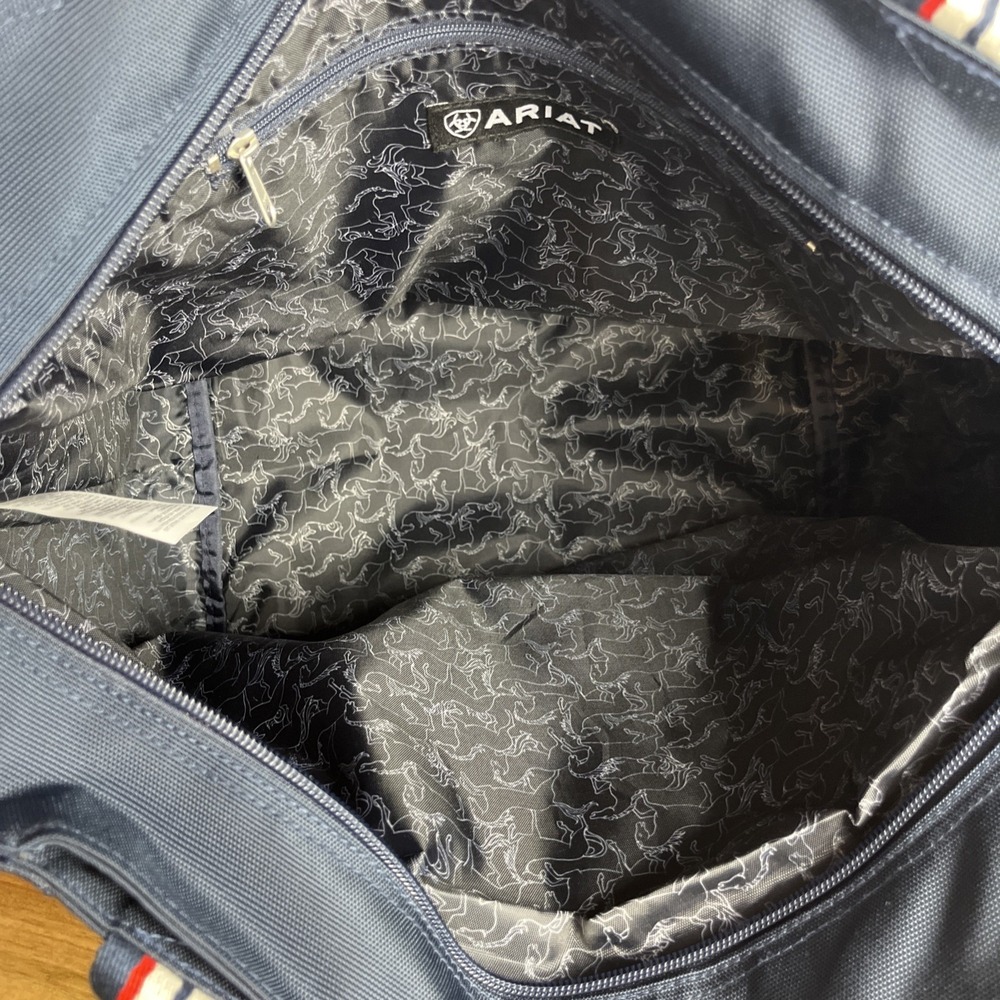 Ariat Team Carryall Tote Navy Tanger Nashville Travel Bag Organizer Pockets NWT - Picture 5 of 9